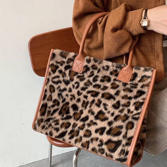 Lovely Rosetta Handbags - Leopard Print Tote Bag